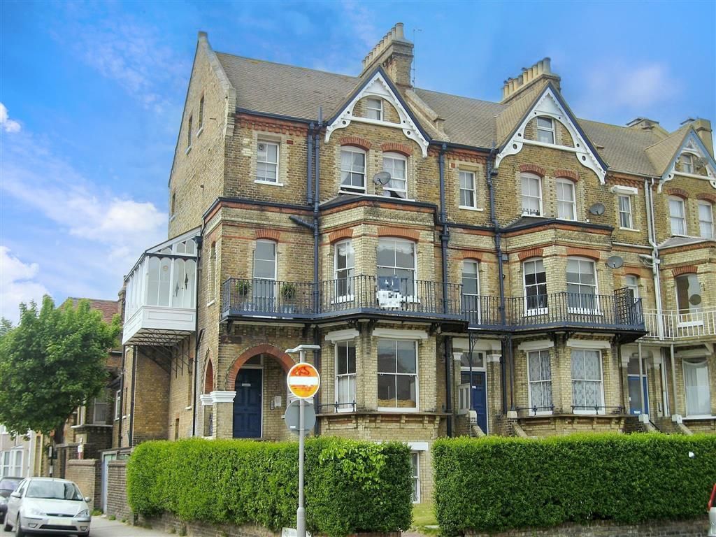 1 bed flat for sale in Canterbury Road, Herne Bay, Kent, Kent CT6, £215,000
