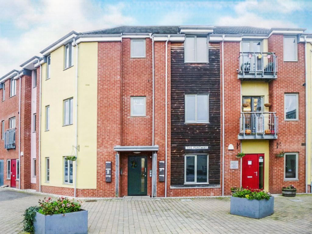 2 bed flat for sale in The Portway, King's Lynn PE30, £95,000