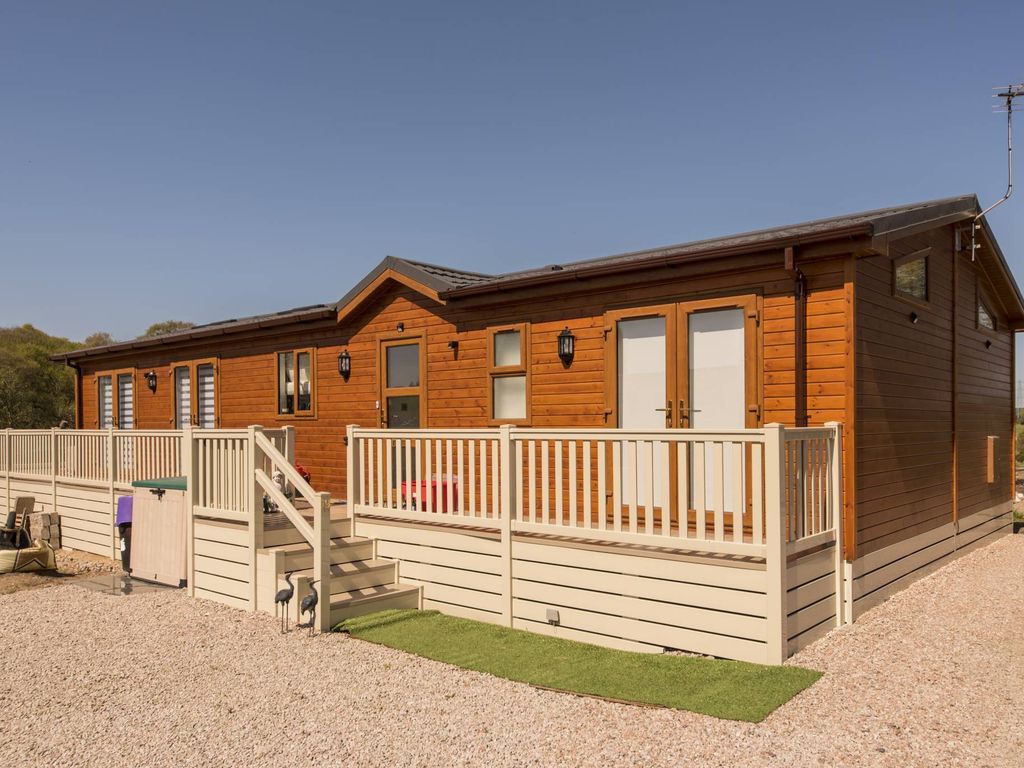 Lodge for sale in Benview Residential Lodge Park, Kintore, Aberdeenshire AB51, £99,995