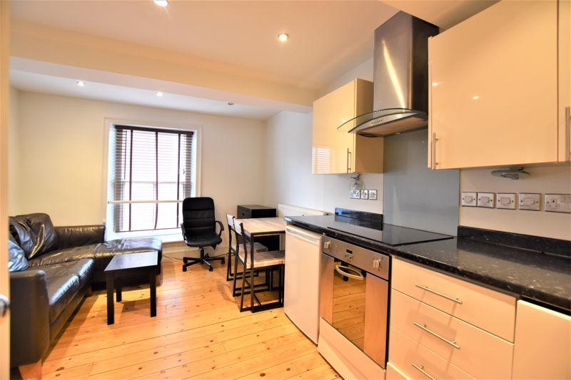 1 bed flat for sale in Steep Hill, Lincoln LN2, £136,950