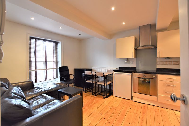 1 bed flat for sale in Steep Hill, Lincoln LN2, £136,950