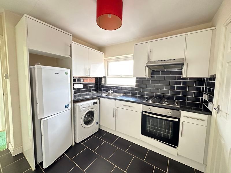 2 bed flat for sale in Sandiford Crescent, Newport TF10, £109,995