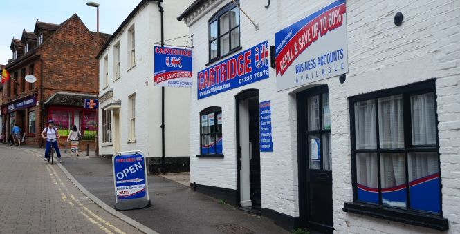 Retail premises for sale in Oxford, Oxfordshire OX12, £25,000