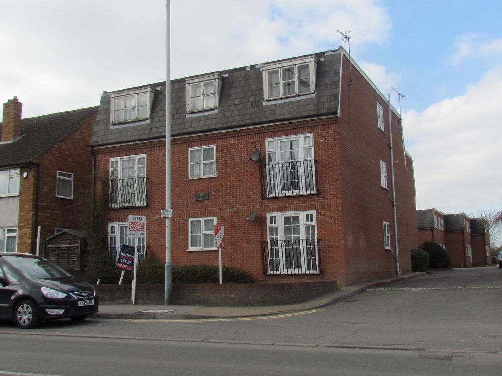 1 bed flat for sale in The Forge Close, Harlington UB3, £230,000