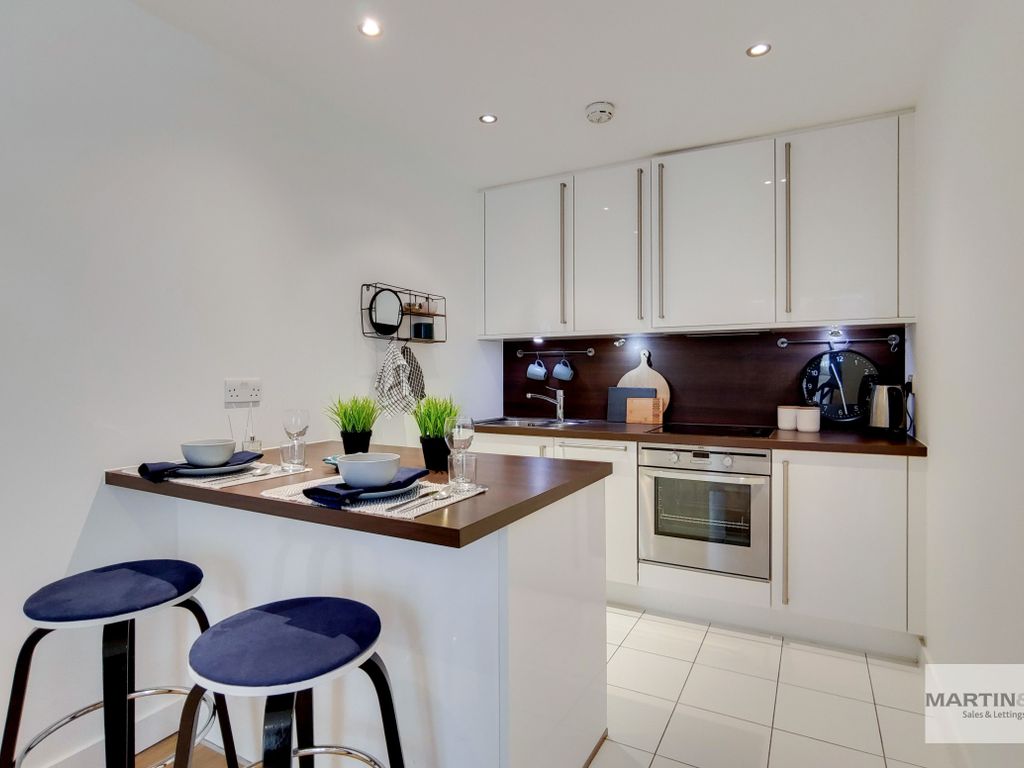 1 bed flat for sale in Conington Road, London SE13, £317,500