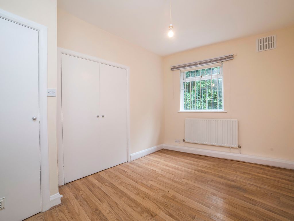 1 bed flat for sale in Ranelagh Mews, Ealing W5, £275,000