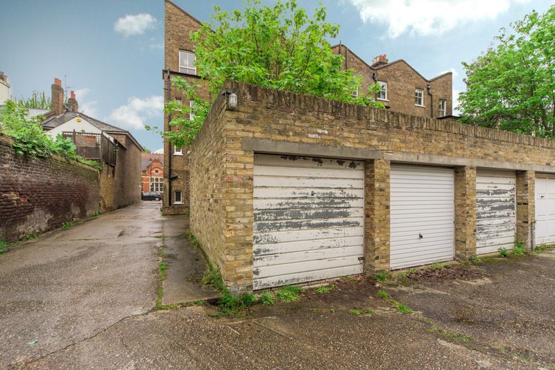 1 bed flat for sale in Ranelagh Mews, Ealing W5, £275,000