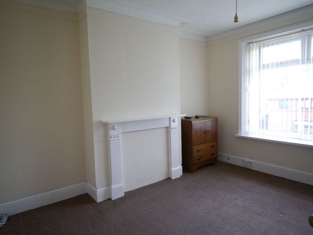 3 bed flat for sale in Esk Street, Gateshead NE9, £62,500