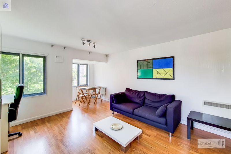 1 bed flat for sale in Dewberry Street, London E14, £260,000