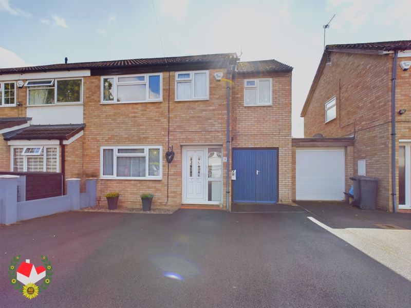 4 bed end terrace house for sale in Filbert Close, Abbeydale, Gloucester GL4, £270,000