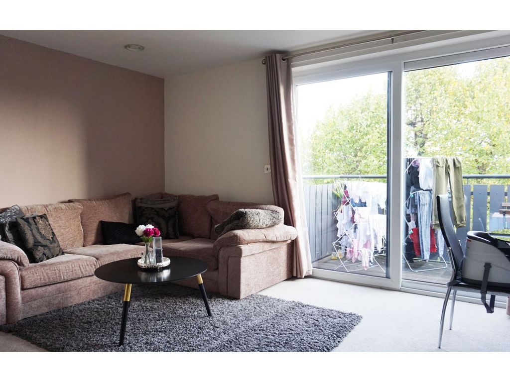 1 bed flat for sale in Hallam Court - 20 Whitehorse Road, Croydon CR0, £220,000