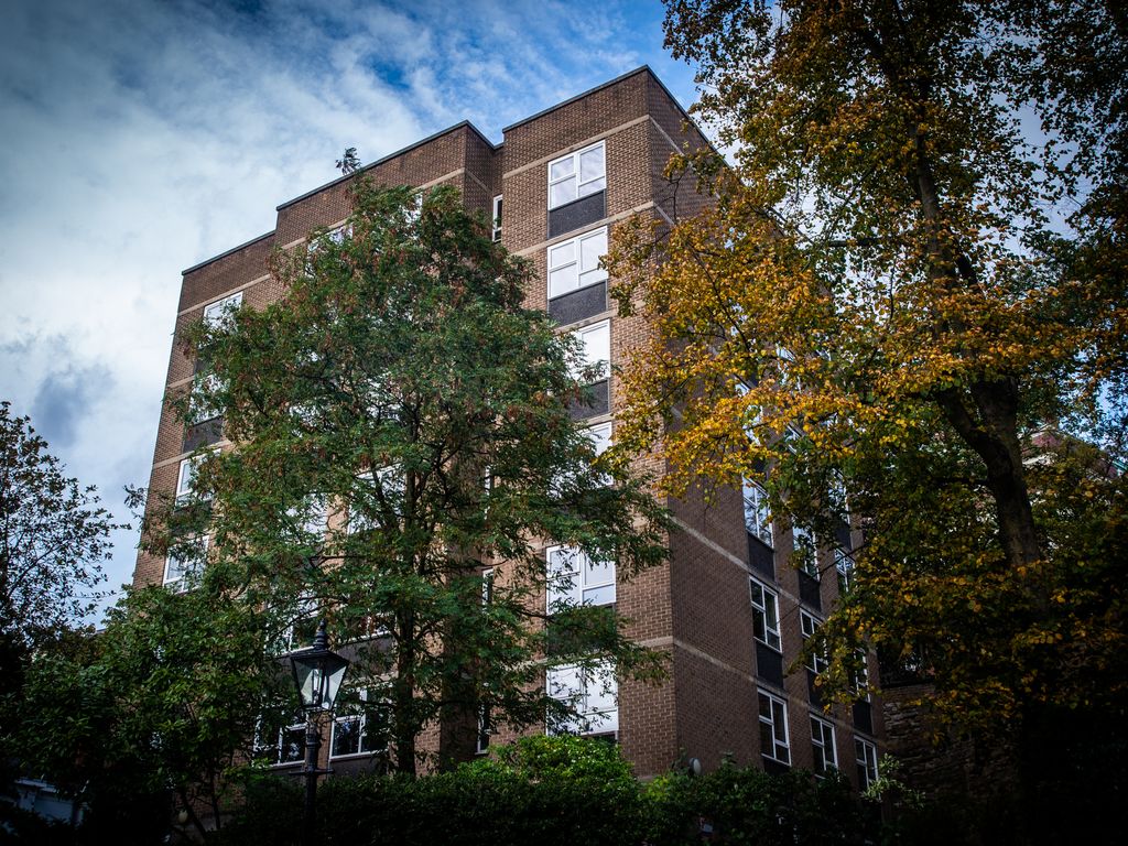 3 bed flat for sale in Park Valley, The Park, Nottingham NG7, £225,000