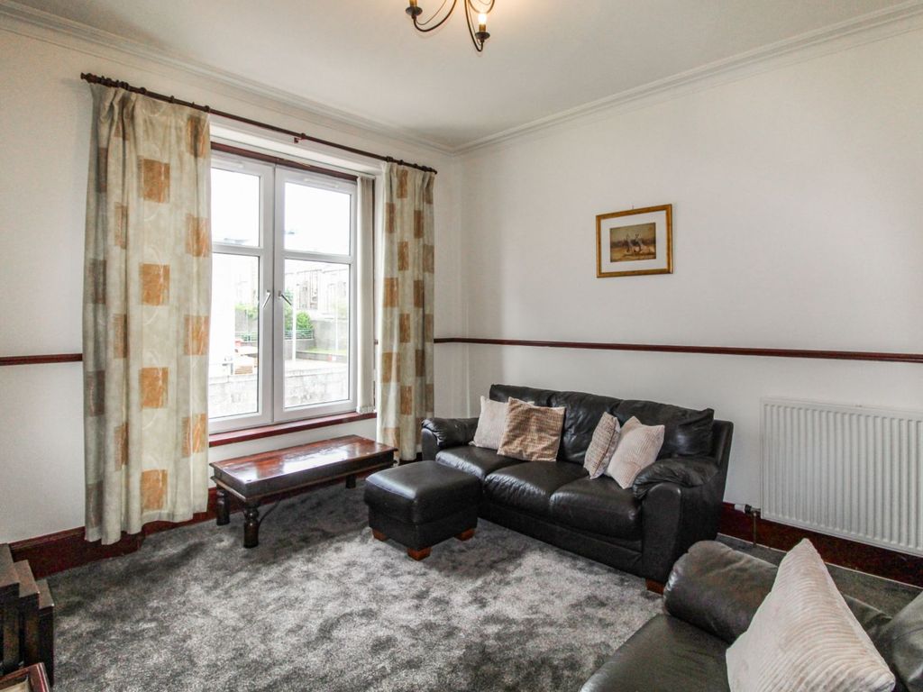 2 bed flat for sale in Hardgate, Aberdeen AB11, £75,000