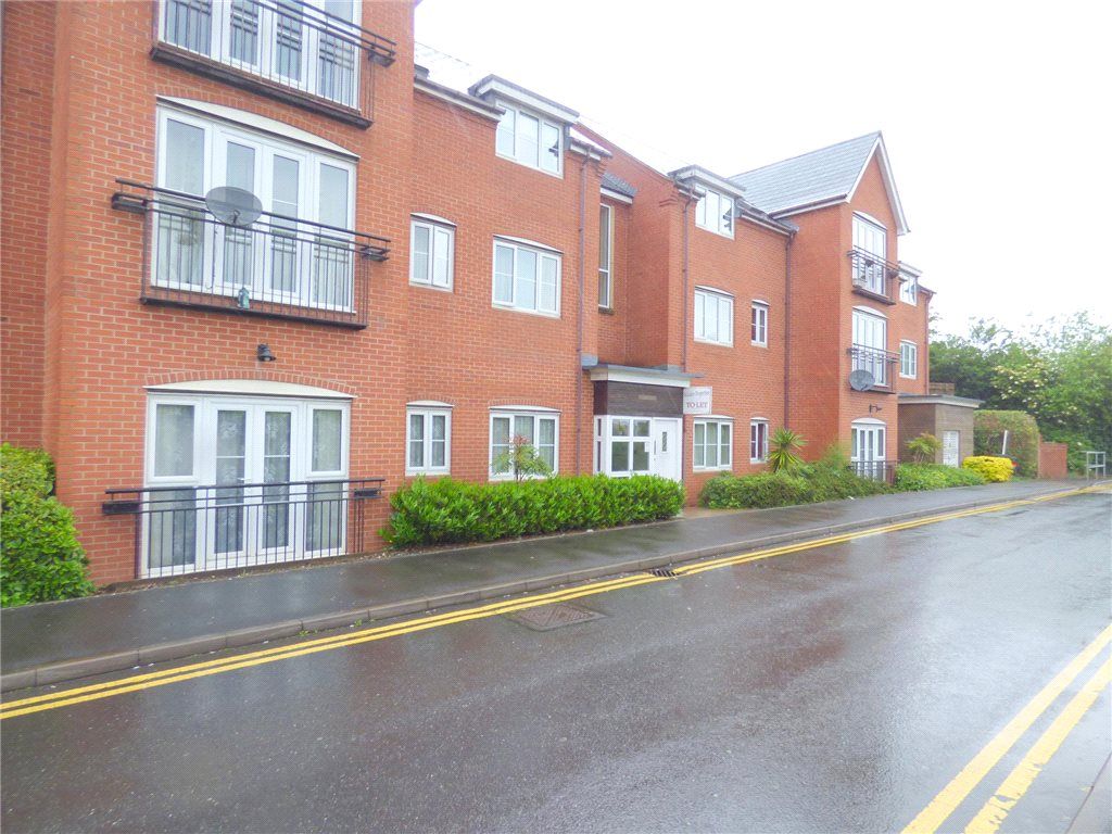 2 bed flat for sale in River House, Common Road, Evesham WR11, £132,000