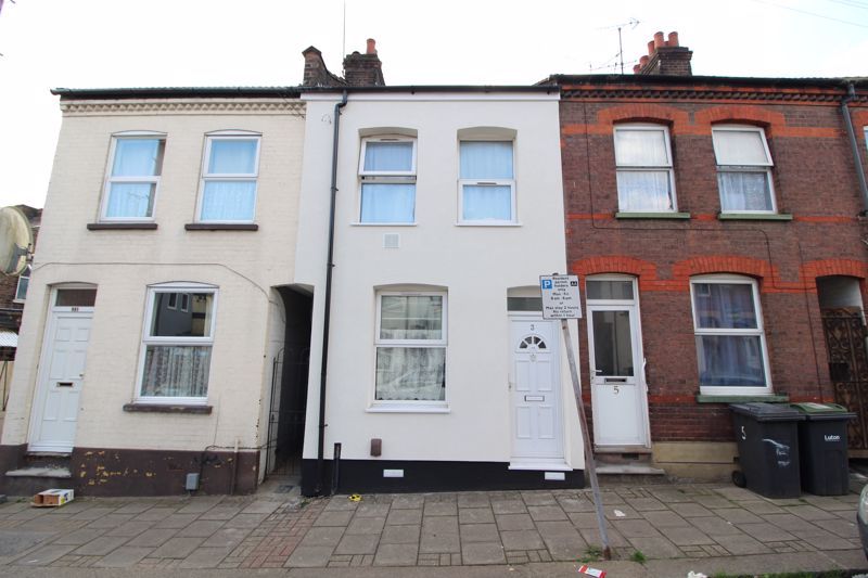 2 bed terraced house for sale in Highbury Road, Luton LU3, £235,000