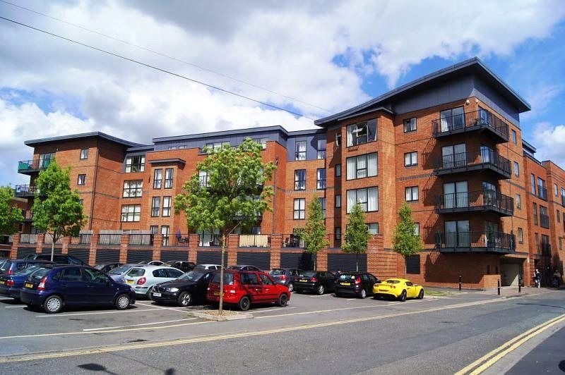 1 bed flat for sale in Newport House, Newport Street, Worcester WR1, £120,000