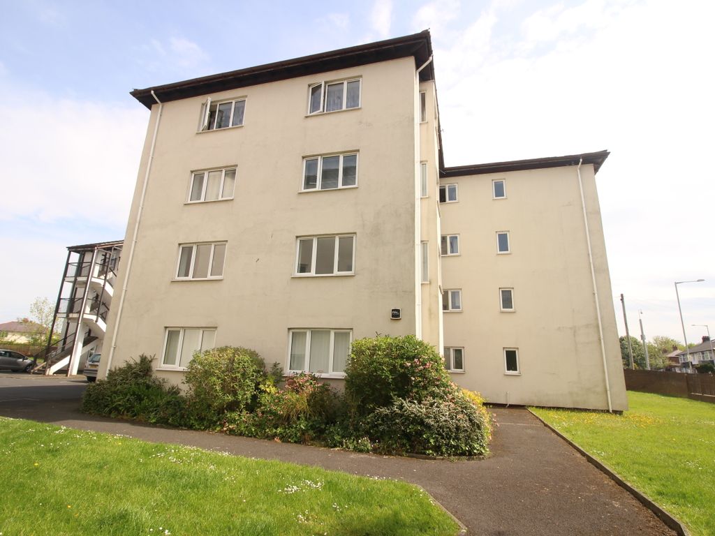 2 bed flat for sale in Samuel Street, Preston PR1, £65,000