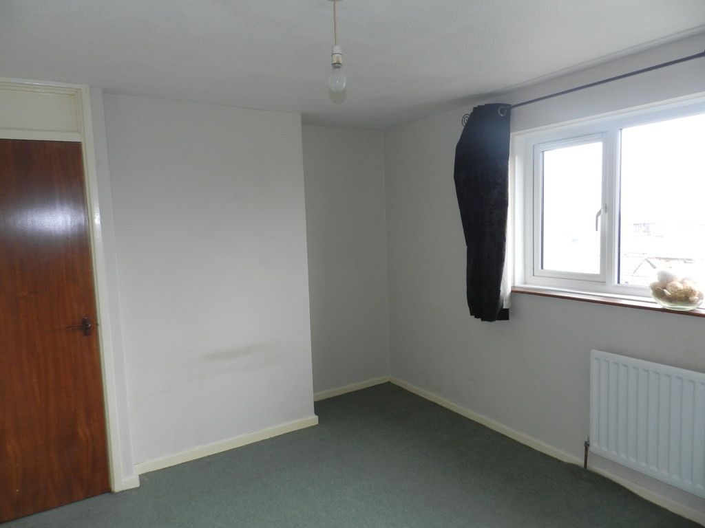 2 bed flat for sale in Samuel Street, Preston PR1, £35,000