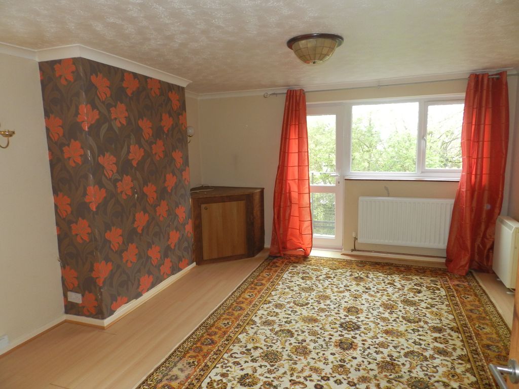 2 bed flat for sale in Samuel Street, Preston PR1, £35,000