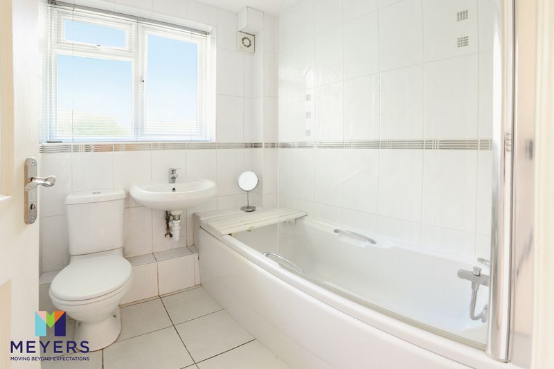 2 bed flat for sale in Wimborne Road, Bournemouth BH2, £225,000