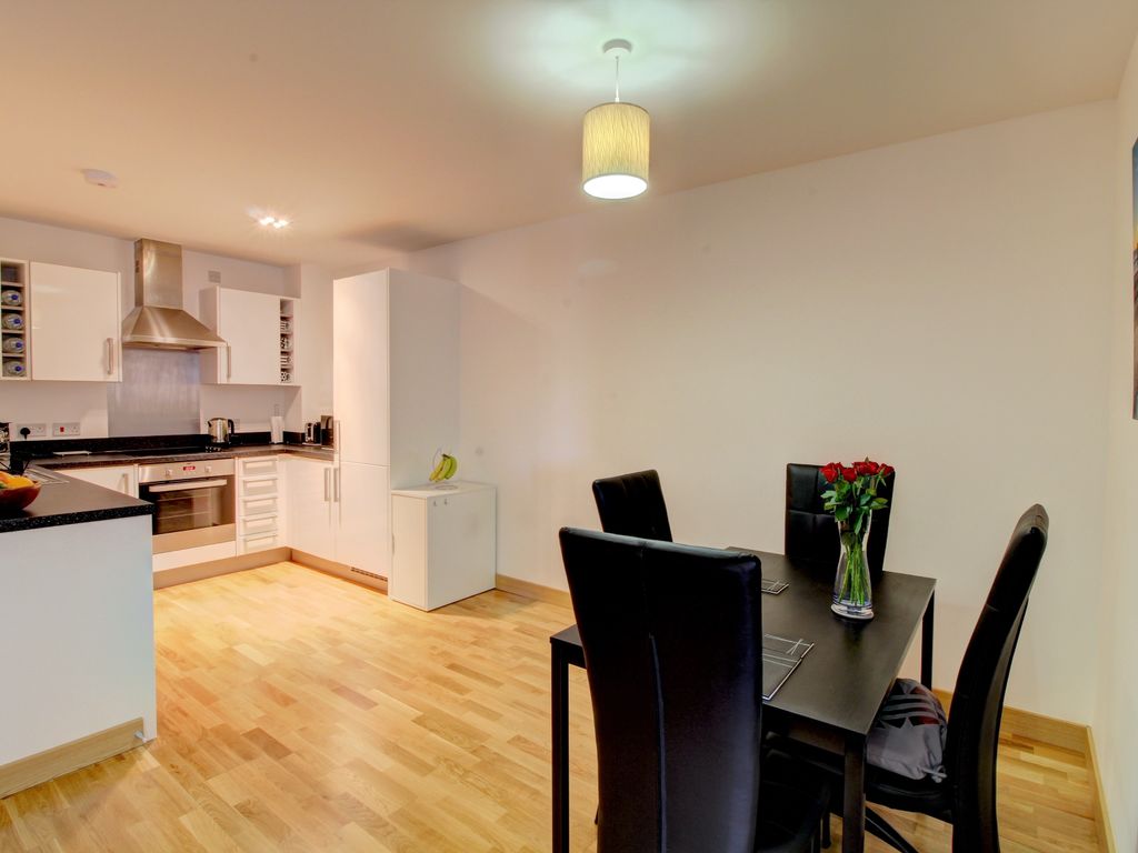 1 bed flat for sale in Cherrydown East, Basildon SS16, £180,000