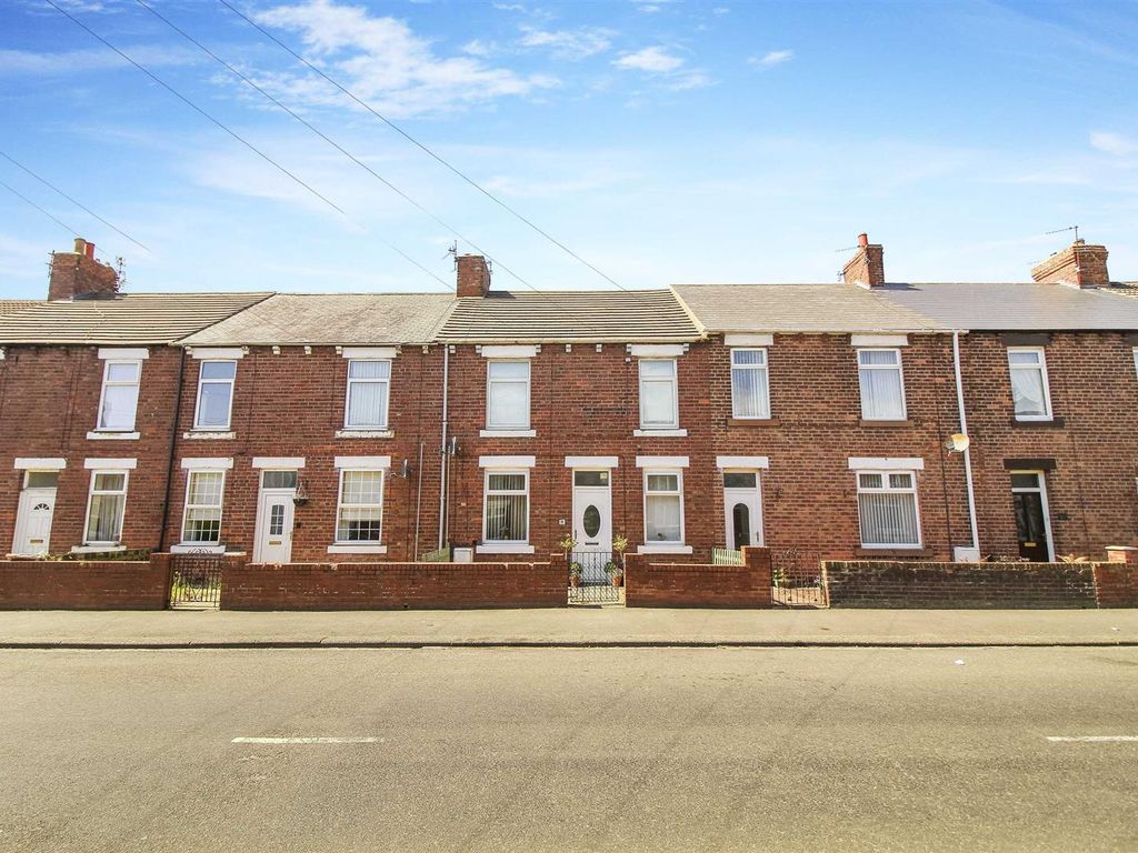 2 bed flat for sale in Jubilee Terrace, Bedlington NE22, £80,000