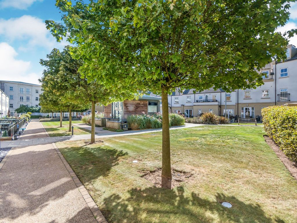 2 bed flat for sale in Main Street, Shirley, Solihull B90, £165,000