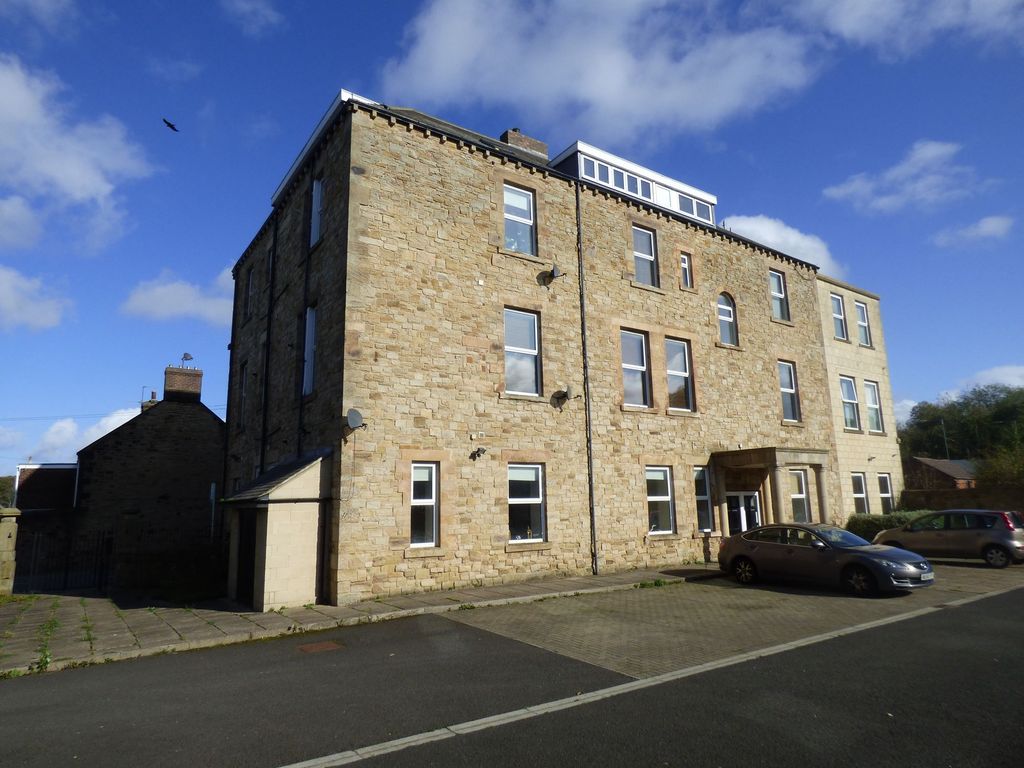 2 bed flat for sale in Park Road, Blackhill, Consett DH8, £85,000