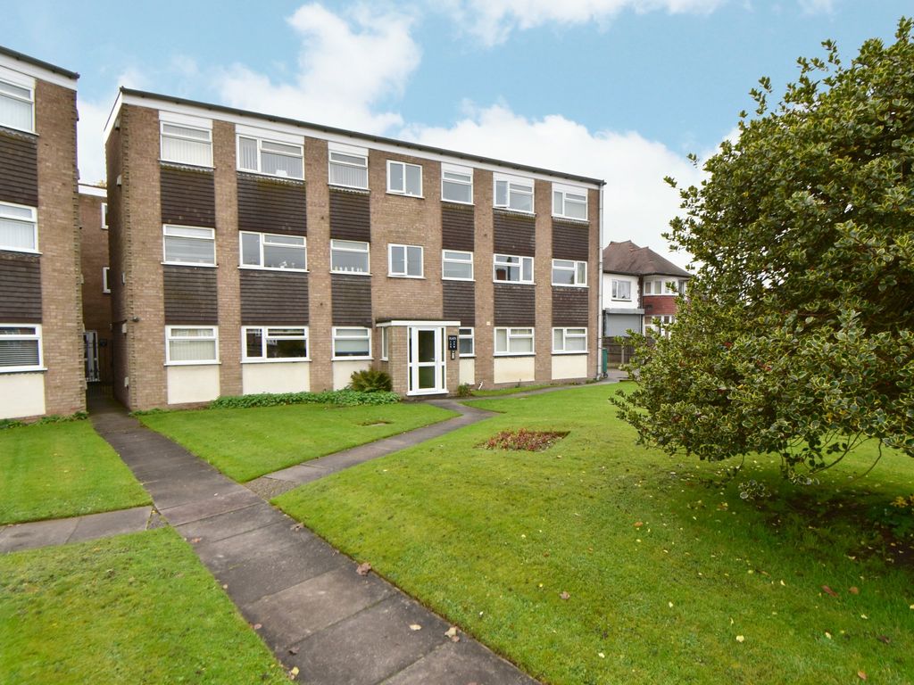 2 bed flat for sale in Aimsbury Court, Coventry Road, Sheldon B26, £135,000