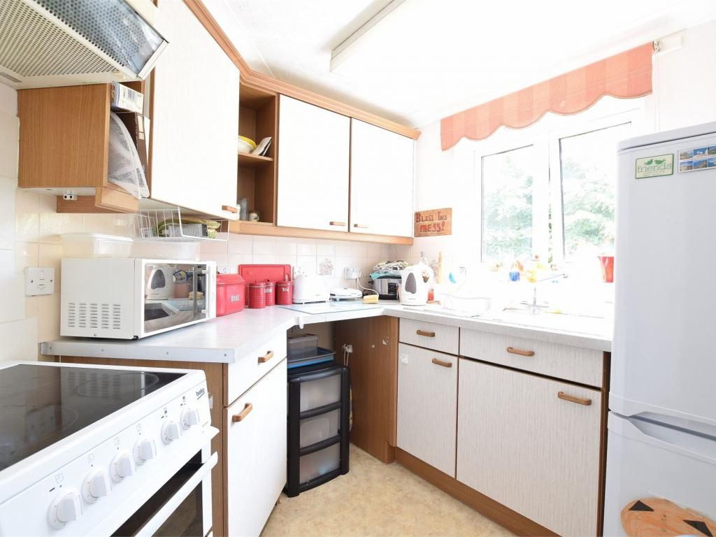 2 bed property for sale in Upper Gordon Road, Camberley GU15, £150,000