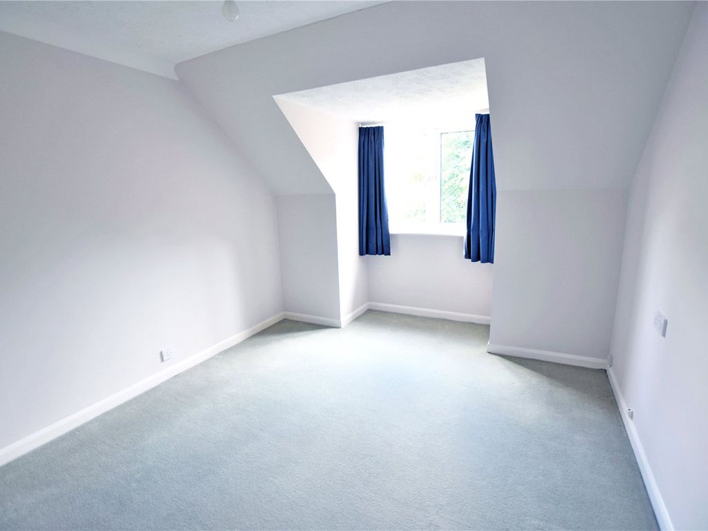 2 bed property for sale in Upper Gordon Road, Camberley GU15, £150,000