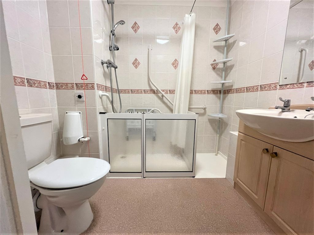 1 bed property for sale in Stour Road, Christchurch BH23, £110,000