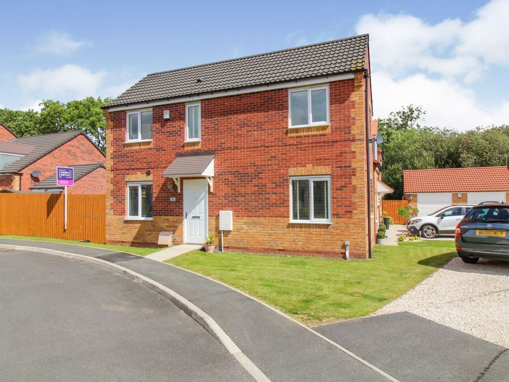 3 bed detached house for sale in Mizzen Road, Clowne S43, £220,000