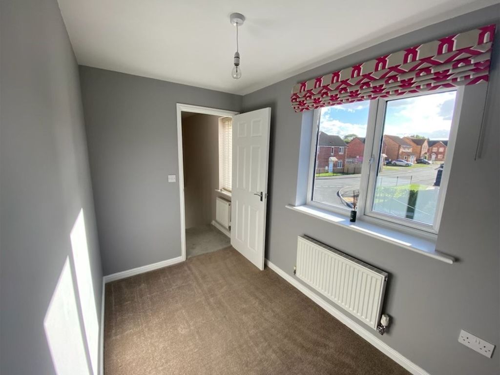 3 bed detached house for sale in Mizzen Road, Clowne S43, £220,000