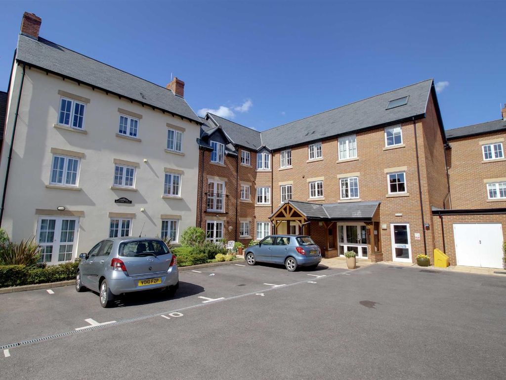 1 bed flat for sale in Daffodil Court, Newent GL18, £119,000