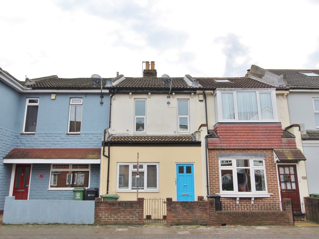 1 bed flat for sale in Highland Road, Southsea PO4, £125,000