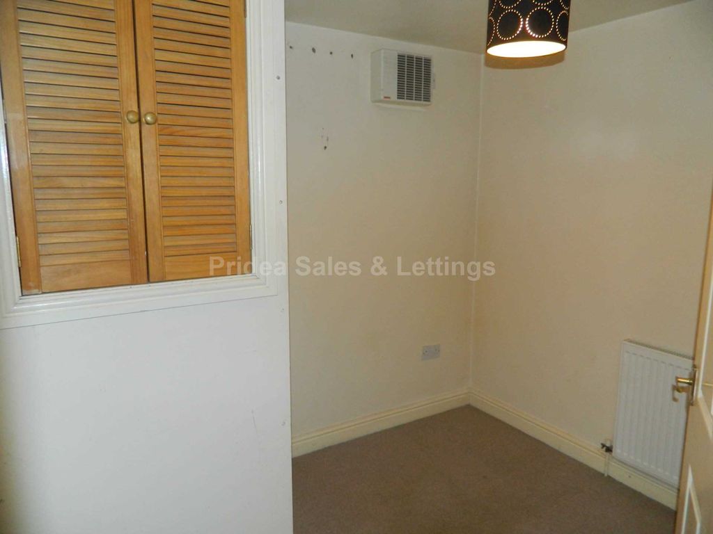 2 bed flat for sale in Monson Street, Lincoln LN5, £75,000