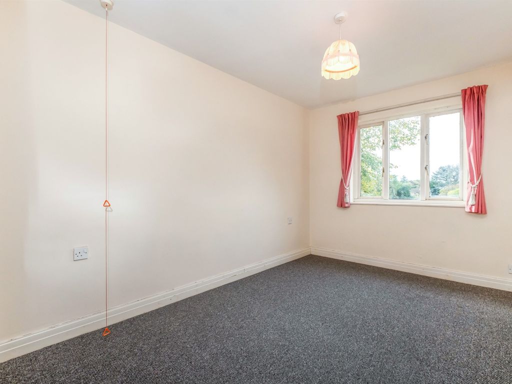 2 bed property for sale in Kelvedon Grove, Solihull B91, £80,000