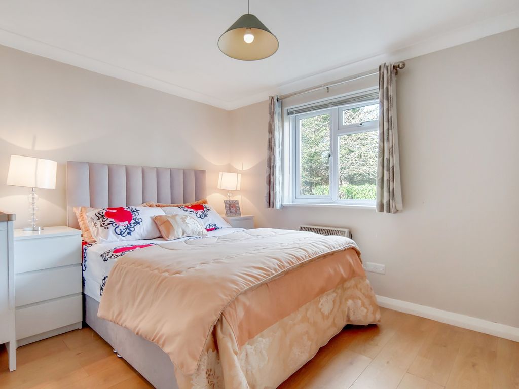 1 bed flat for sale in Wentworth Fields, Hayes UB4, £230,000