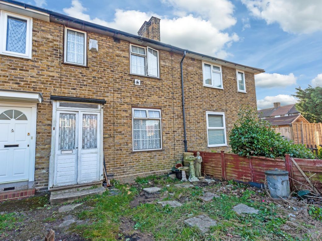 3 bed terraced house for sale in Selby Road, Carshalton, Surrey SM5, £325,000