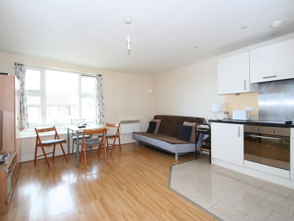 Studio for sale in Greyhound Hill, London NW4, £258,000