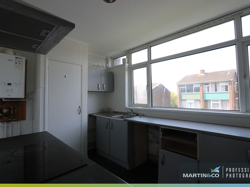 2 bed flat for sale in Kennerleigh Road, Rumney, Cardiff CF3, £120,000
