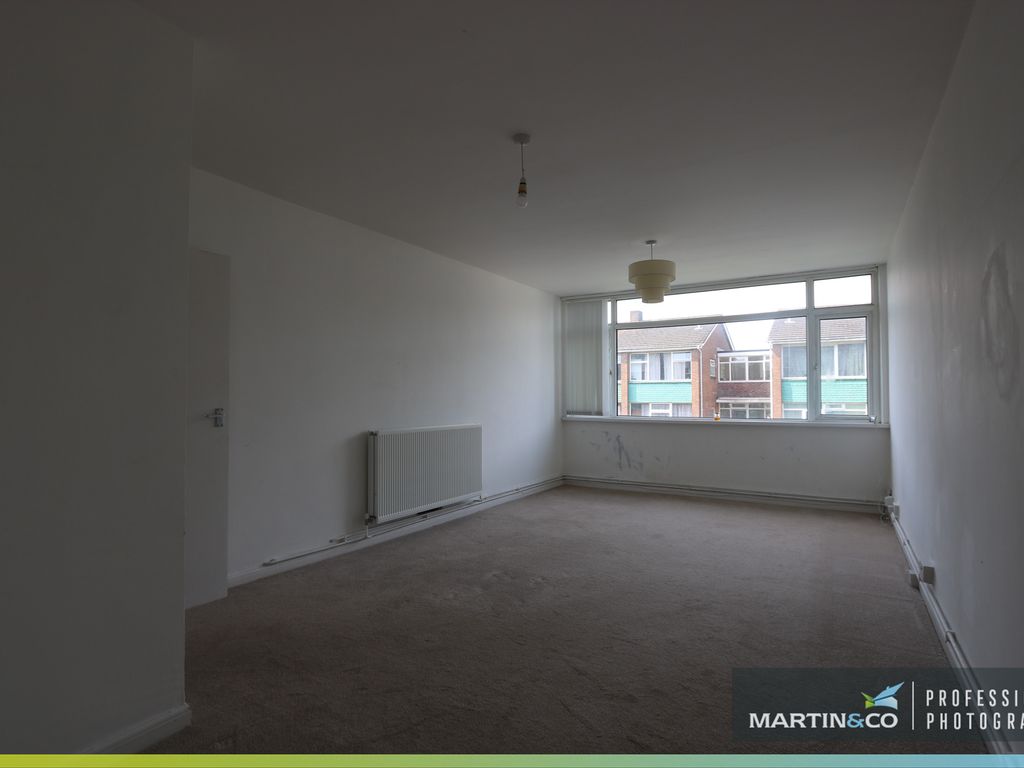 2 bed flat for sale in Kennerleigh Road, Rumney, Cardiff CF3, £120,000