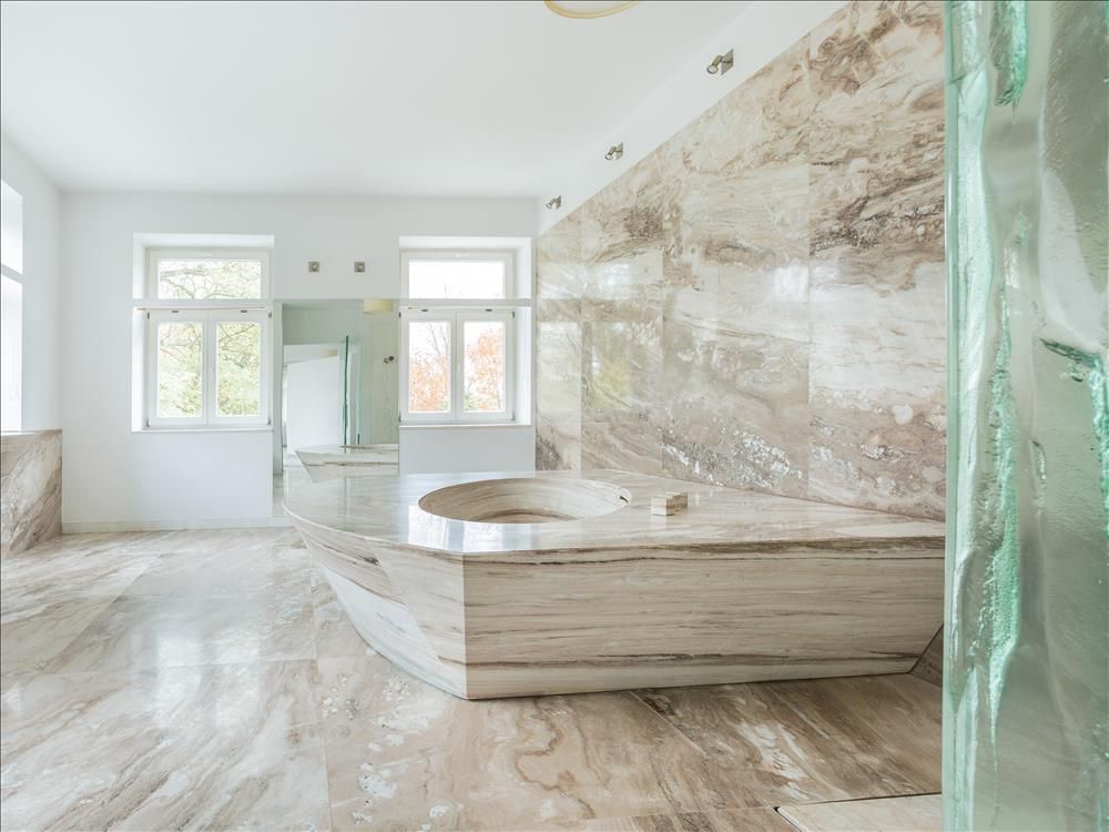 Commercial property for sale in Bathroom And Kitchen Retailer, Offering Installation And Design Services RH20, Storrington, West Sussex, £85,000