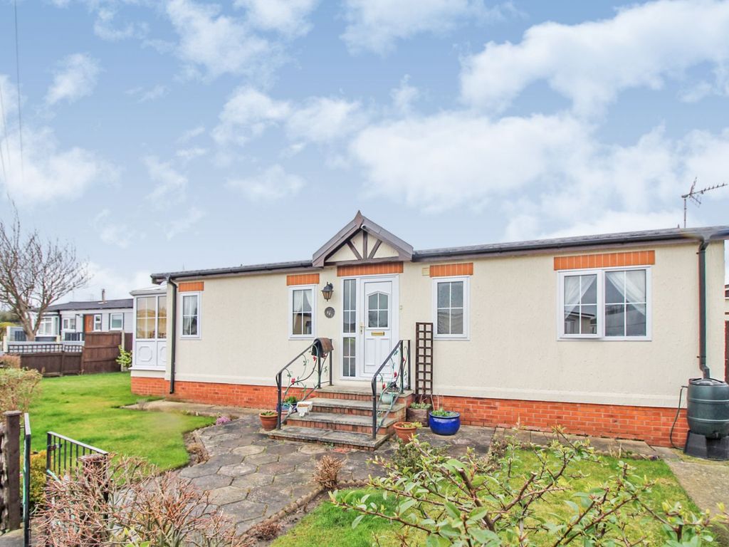 2 bed property for sale in Willow Park, Mancot CH5, £90,000