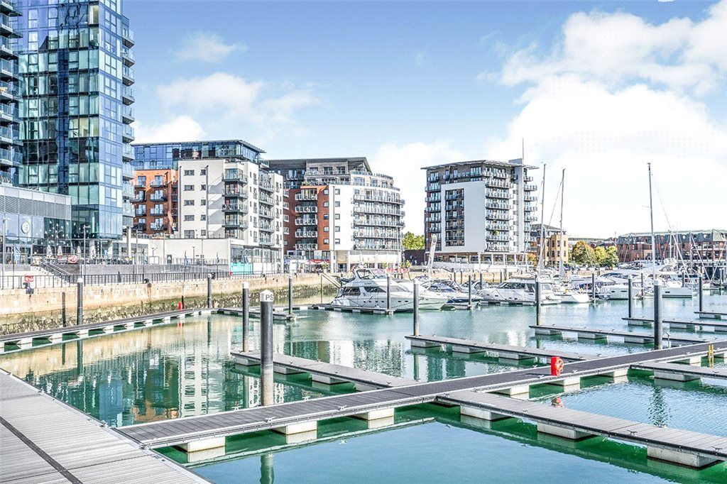 2 bed flat for sale in Sirocco, 33 Channel Way, Southampton SO14, £260,000