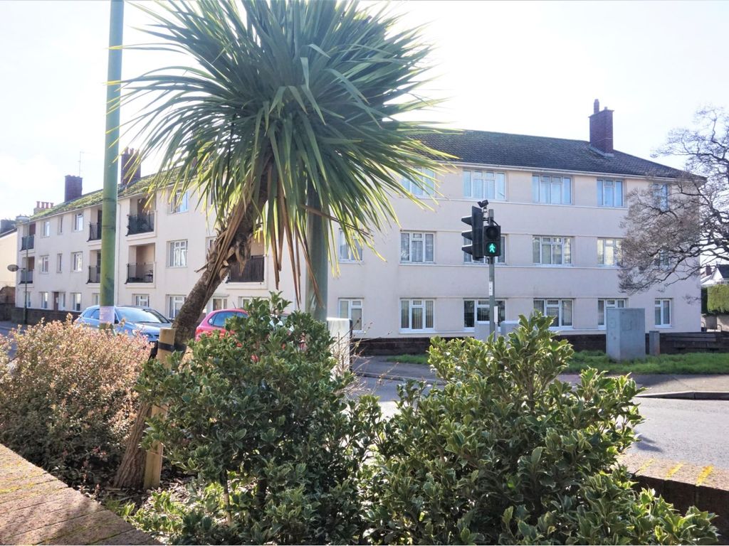 3 bed flat for sale in Warbro Road, Torquay TQ1, £140,000