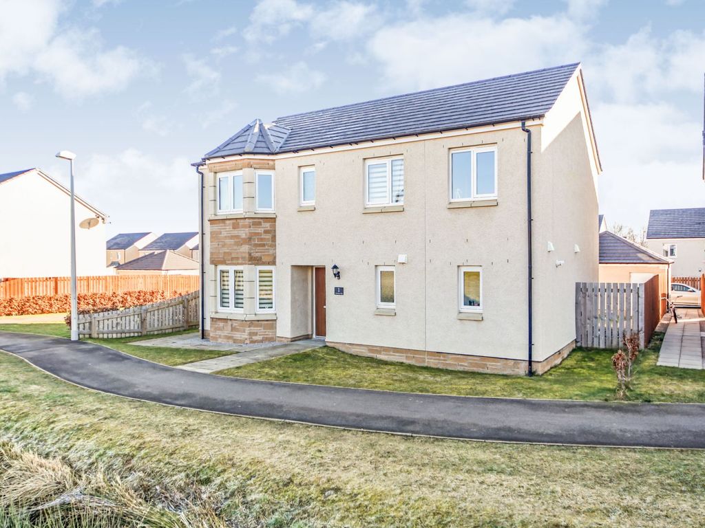 5 bed detached house for sale in Tullibardine Walk, Alford AB33, £329,995