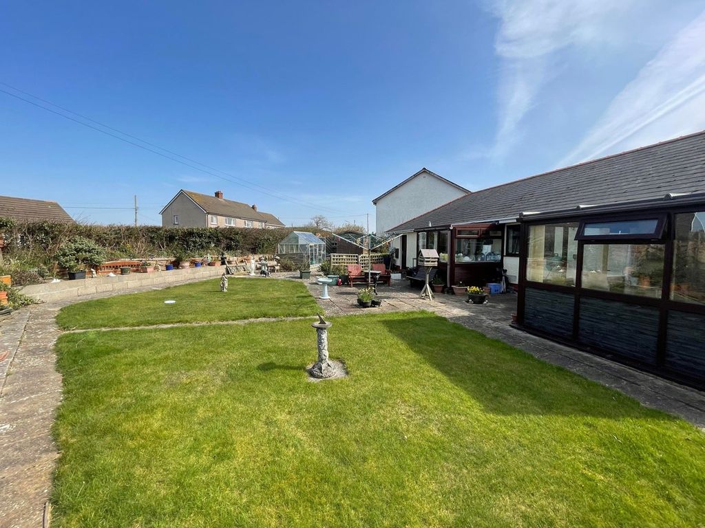 3 bed detached bungalow for sale in 8 Maes Iwan, Ffosyffin, Aberaeron SA46, £275,000