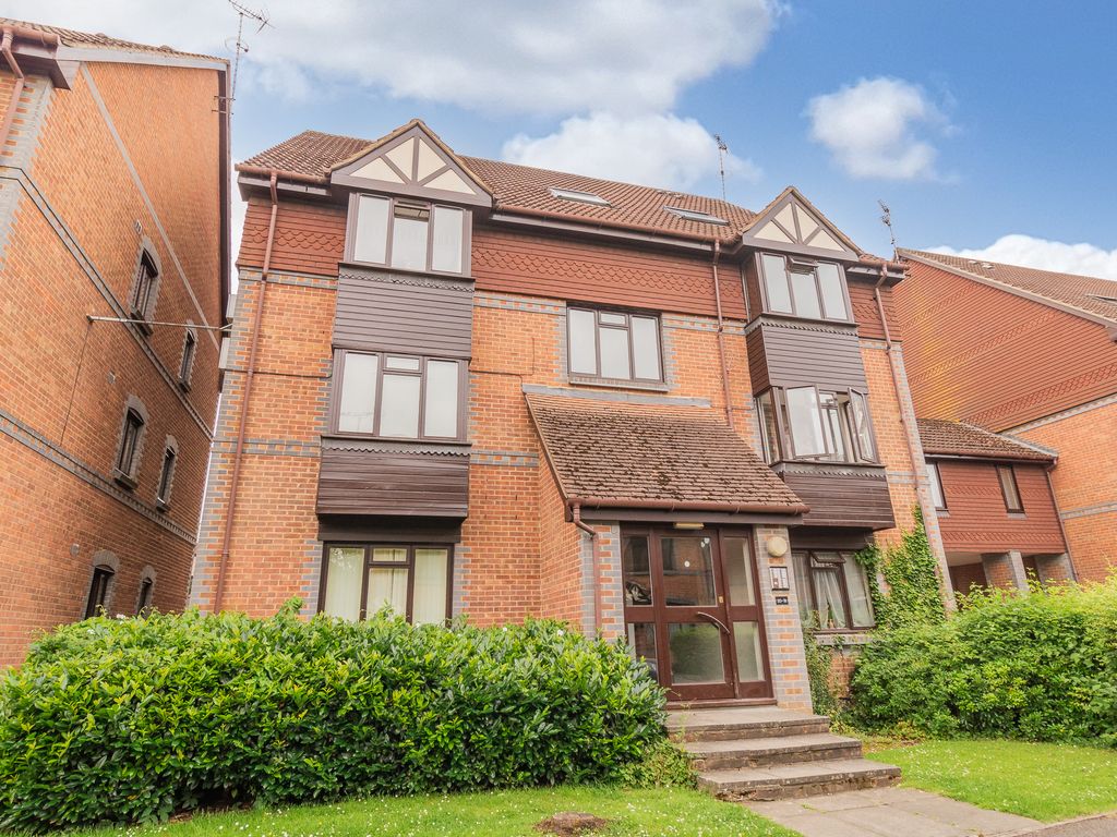 1 bed flat for sale in Rowe Court, Grovelands Road, Reading RG30, £165,000